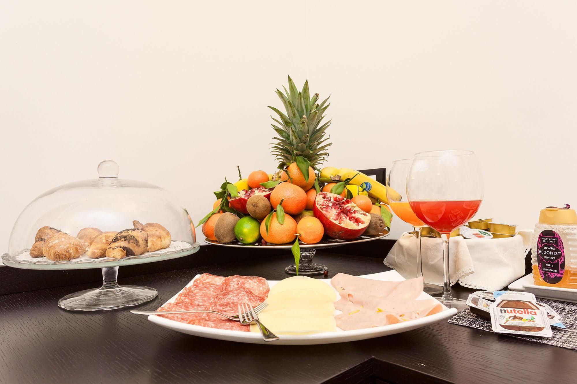 Domus Best Guest House Рим Экстерьер фото