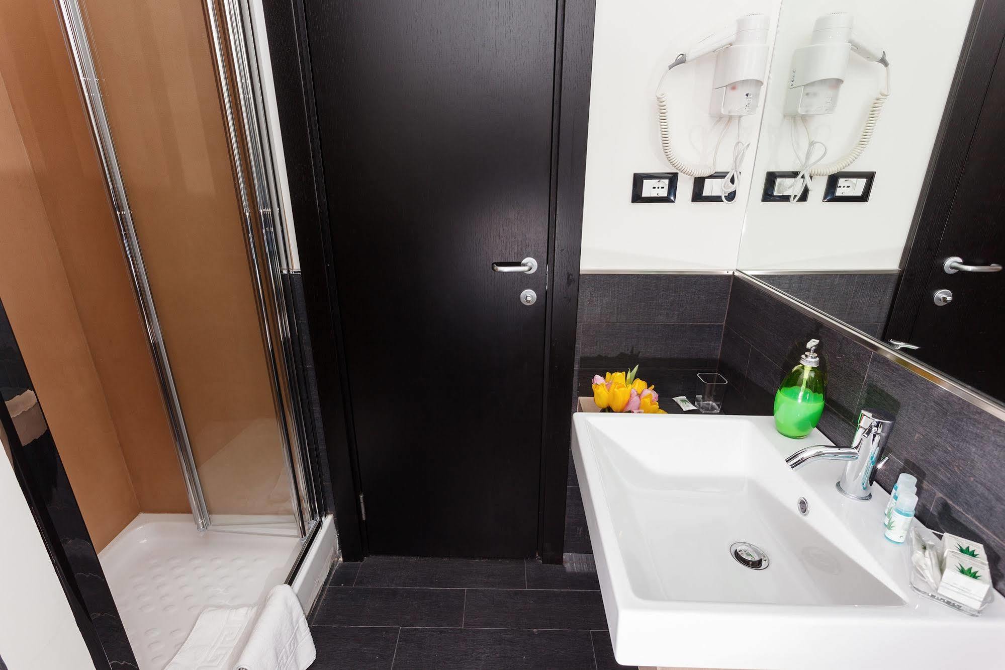 Domus Best Guest House Рим Экстерьер фото